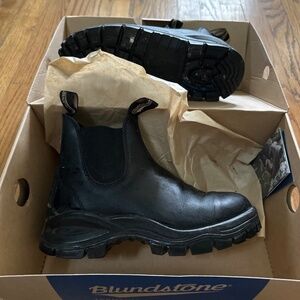 Blundstone lug Sole Chelsea Boots